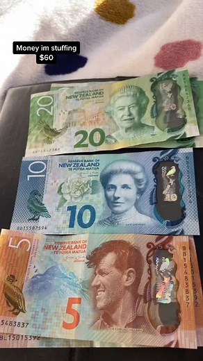 stuffing my envelopes💌 #savingmoney #stuffingenvelopes #fyp