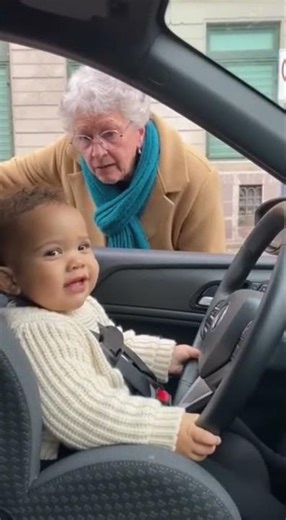 🤬📱 Grandma threatens to file a direct complaint