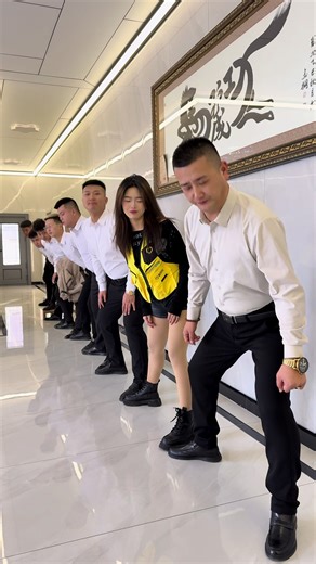 点头舞蹈：传递信号的魅力