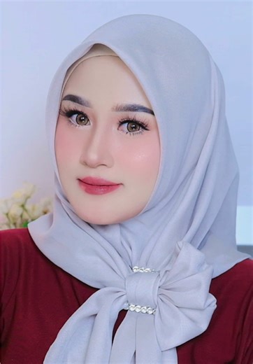 Tutorial Hijab Segi Empat Simple untuk Kondangan