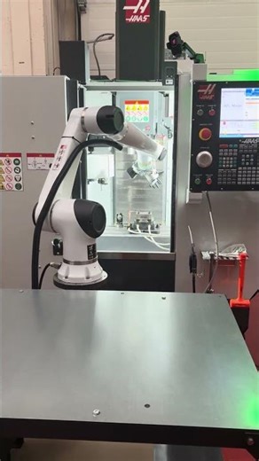 Premier test montage Haas Cobot Hc 10 sur mini mill reboot