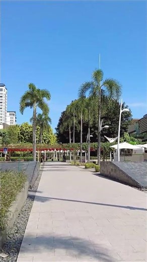 BGC Streets Walk 🇵🇭 #shorts #bgc #manila
