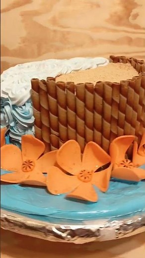 Beach cake decorating tutorial: ocean waves and sand#beachcake #cakedecorating