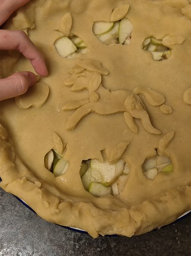 Took ages, but I love how it turned out! (before baking...) .°☆.•*. #applejack #mlp #applepie #apple #autumn