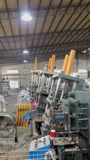 Gravity casting process - machine rotation casting