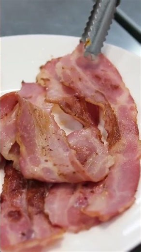 Bacon crujiente perfecto: el truco de la sartén fría 🔥 #Shorts