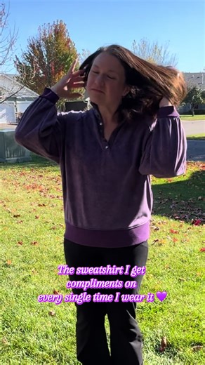 You all know I don’t gatekeep good finds 👏 This button-front sweatshirt is the one I reach for constantly — it’s soft, cozy, and somehow makes even a messy bun look put-together. I’ve got it in two colors already (purple & beige), and I’m definitely going back for the green 💚 Every time I wear it, someone asks where it’s from — and at under $25, it’s an easy yes. The relaxed fit, balloon sleeves, and collared button detail make it look elevated without trying. Perfect for jeans, leggings, or j