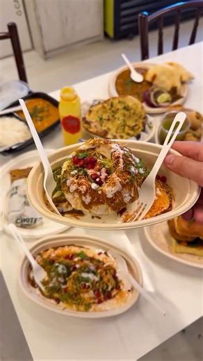 “I have just found the ultimate place to enjoy Indain street food in New York City, and it’s located in Chelsea Market.” 🎥 by @eitan | Chelsea Market