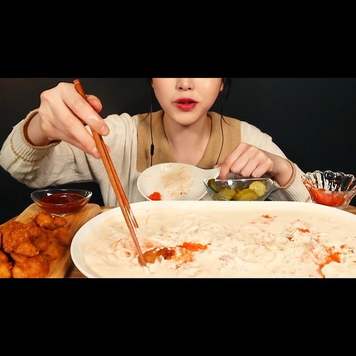 42K views · 1K reactions | SUB)Mukbang ASMR Pasta Krim & Ayam Goreng Tanpa Tulang Eating Sounds | Ada Yang Baru | Facebook