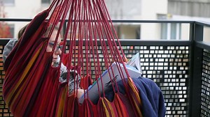 Autisme au féminin : la différence invisible - 36.9° - Play RTS