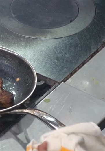 Hell's Kitchen S22:E01 - The Dream Begins