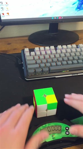 Slo-mo 2x2 Rubik’s solve || Scramble generated by cstimer.net #speedcubing