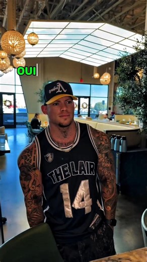 Pourquoi il commande comme ça ? 😳☕