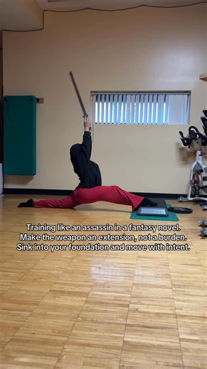 𝘚𝘩𝘺 𝘎𝘪𝘳𝘭𝘴 𝘉𝘰𝘰𝘬𝘴𝘩𝘦𝘭𝘧📚 on Instagram: "Playing around with the swords again from @theweaponup and having fun with it. Moves like this only feel powerful when the foundation is solid. Period. I’m focusing on control, alignment, and the skill instead of just muscling through it. Your quest begins here. Welcome to Questbound Athletics™ Beginner friendly quests available now: • ⚔️ Main Character Training Arc • 🧘‍♀️ Front Splits Program • 🍑 Glute Growth Program Start today through th