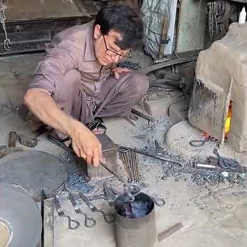 Old Blacksmith Method of Making Scissors from Iron Sheet and Bar