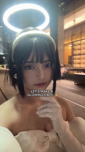 Kanalyss' Glowing Cosplay Halo Tutorial 😇 Try it out! You can make a halo with simple crafting supplies~ Alien Stage - Sua Hehe seeing as a lot of you found me from Alien Stage, it's now time to show you all my Alien Stage cosplays! ✨ #AlienStage #ALNST #cosplaytutorial #tutorial