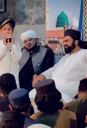 Naat Shareef Collection from Naat Ki Duniya and Syed Zabeeb Masood