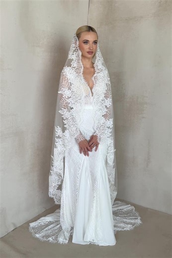 Long Vintage Eyelash Lace Bridal Veil – Cathedral Wedding Veil With Comb, Elegant Lace Edge Veil for Brides - Etsy