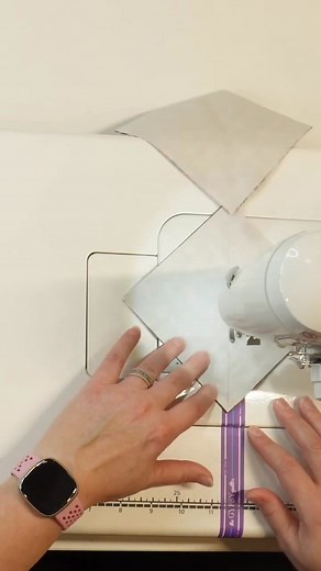 Make a beautiful friendship Star quilt block with me! #freequiltpattern | Sew Be It Quilts