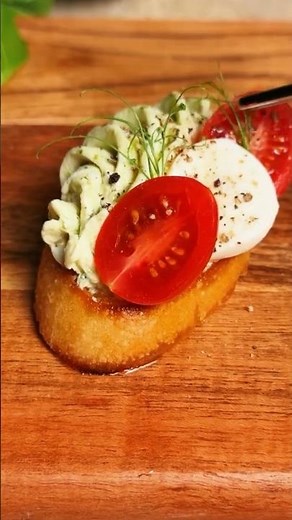 How to Make Caprese Crostini with Creamy Pesto