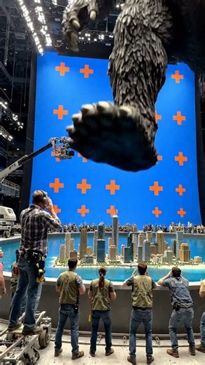 “Godzilla Behind The Scenes! 😱🦖”