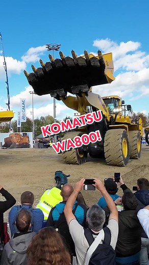 Komatsu WA800: La Mejor Excavadora para Construcción
