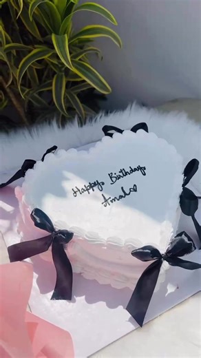 Insta: Customised_cakes Inbox for order & more details || Deliveries at 12 AM might be possible sometimes. Pre-bookings #khicakes #lahorecakes #teddycakes #cakesforhim #customisedcakes
