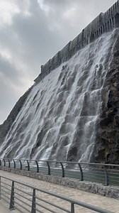 A #restaurant inside the #waterfall!! Welcome to @habibbeirutuae #khorfakkan #Lebanesefood and unique #lebaneseexperience #UnitedArabEmirates #foodintheuae #uaefood | NoGarlicNoOnions