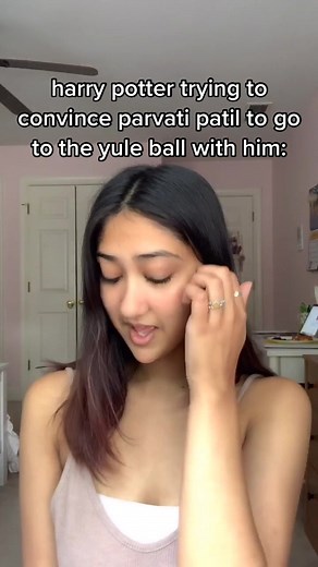 Harry Potter convinces Parvati Patil to go to the Yule Ball