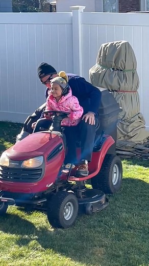 The count from Sesame Street doesn’t have anything on Jasmine today, it was all about the number five. 1234 555555 | Dave Morency