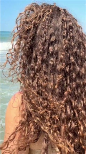 Capelli effetto paglia dopo il mare? Non quest’estate con Pantene Love Edition
