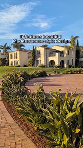 Escape to a Mediterranean oasis set on 102 oceanfront acres at Terranea Resort, a luxury accommodation on the scenic Palos Verdes Peninsula. 🏨 Visit to experience a world-class spa, a seaside golf course, eight dining options, four refreshing pools, and luxurious rooms. ​😮 You can also book activities like painting lessons, wine tastings, archery, guided nature hikes, paddleboarding, and kayaking. 🚣‍♂️ Plan your trip: https://bit.ly/42T9VwI 📍Rancho Palos Verdes, near Discover Los Angeles 📷 