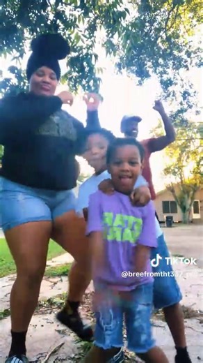 Mr.Ghetto Walmart Bounce Dance Challenge | MR.Ghetto