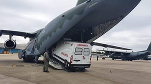 FAB KC-390 ミレニアムと C-105 アマゾナスは物流航空輸送を行います