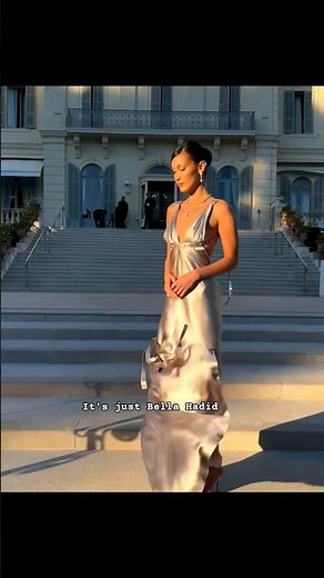 It's just Bella Hadid, her confident stride for Burberry ss20 #burberry #bellahadid
