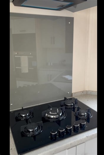 Pitch fees until March 2027😍 our Europa Sycamore lodge is a cut above the standard holiday home. 43x13x2 bedroom. Includes a separate lounge, exception kitchen/ diner with dishwasher, 5 burner hob, microwave & large fridge freezer. Stunning decor throughout. Large glass front, tinted glass decking included. Located on our 5*, exclusively for adults park open 365 days of the year. Call today for a viewing on 07504026899😁 | Blue Rose Country Caravan Park