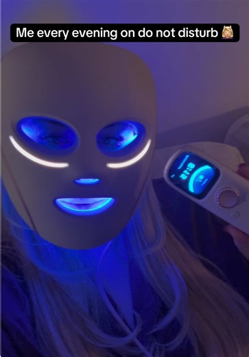 My little piece of self care each evening is my @Shark Beauty cryo mask. I’m currently doing the blemish repair program but I love the cooking under eye masks so much, I feel like this really de puffs and relaxes me for the day. I will be on DND for the foreseeable ❤️ #ledmask #fyp #facemask #sharkbeauty #viral