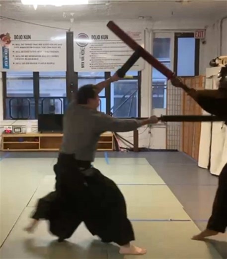 Doing nito gekken to demonstrate to students that just cause you have more swords doesn’t mean it’s more swings #battodo #kenjutsu #katana #samurai #budo ….. For entertainment and educational purposes only. Consult a professional & understand risks before training. Not liable for injury.