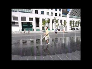 Funny guy gets soaked by fountain!