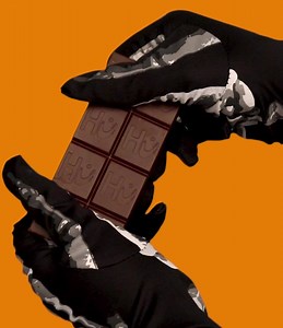 292K views · 227 reactions |  TODAY ONLY, use code: 'HULOWEEN2019' for 15% off on your next order. . Why Hu Paleo | Vegan Chocolate? ⭐⭐⭐⭐⭐ "THE BEST CHOCOLATE I’ve ever had...and I’ve had a lot! The chocolate is smooth, the cashew butter is addictive. Buy some right now." - Brynn W. (Verified Purchase) . No Weird Ingredients. Ever.  ✅ NO cane sugar ✅ NO refined sugar ✅ NO palm oil ✅ NO soy lecithin ✅ NO dairy ✅ NO sugar alcohols | Hu Kitchen | Facebook