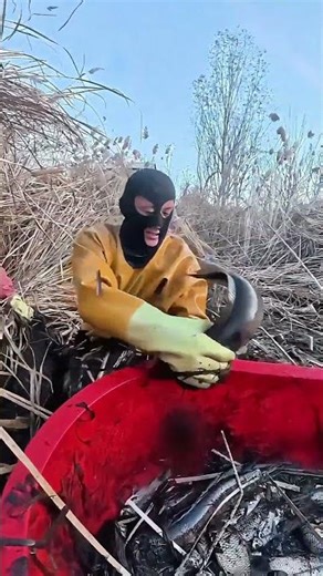 Winter Fishing with Bare Hands: The Cold Water Technique