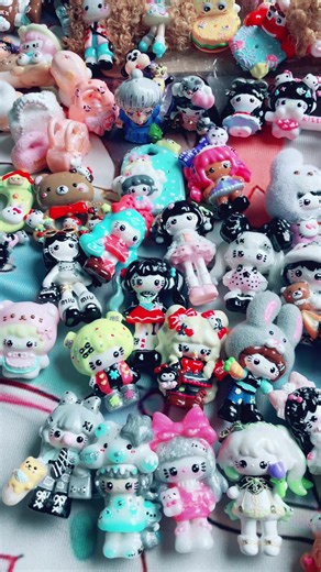 Happy lunar new year!!! 🧧 🎁#fyp #handpainted #beads #dolls #SP #hellokitty