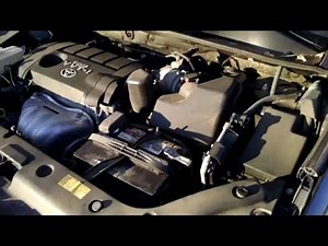 How to replace the headlight bulbs of a Toyota Rav4