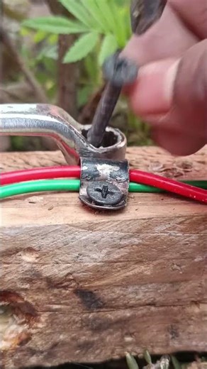 Smart Wire Hold In Wood Hole | Tips and Tools | DIY Wood Working Tips and Tricks #diy #tricks