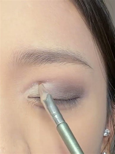 Gray Silver Smoky Glitter Eye Tutorial 🩶 #shorts