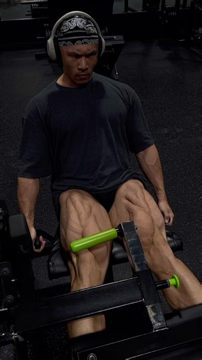 Dig deeper.One rep close to evolution.#LegExtension#legday#gym#bodybuilding#motivation#gym#ジム#筋トレ
