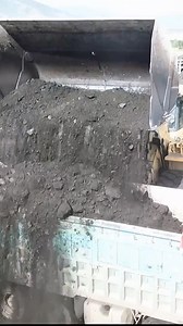 No wasted time, no extra cycles - CAT 990 turns clean buckets into a finished truck⏱️💪 #CAT990 #WheelLoader #EarthMoving #HeavyEquipment #MiningOperations #ReelsFB #fblifestyle | Heavy Machines Zone