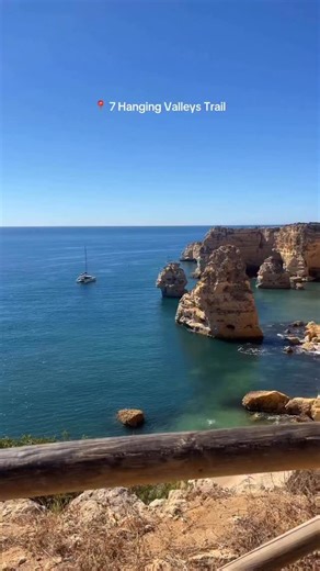 The Seven Hanging Valleys Trail (Percurso dos Sete Vales Suspensos) is one of the most stunning coastal hikes in Portugal, and often considered one of the most beautiful trails in Europe. ☀️ It’s located along the Algarve’s golden limestone coast, between Praia da Marinha and Praia de Vale Centeanes, near Lagoa and Carvoeiro. 🏖️ Length: ~6 km one way (12 km round trip) Duration: 3–4 hours each way (allow extra time for photos or beach stops) Difficulty: Moderate (some steep ascents/descents, un