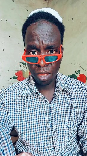 Hand Gestures Explained: Checkered Shirt Demonstration