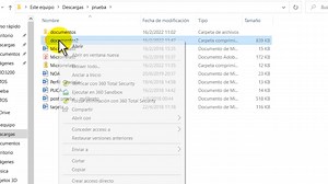 Comprimir y descomprimir archivos es algo que nos permite gestionar mejor el material que tenemos almacenado en nuestra computadora. En esta guía aprenderemos cómo hacer esto sin utilizar ningún programa y qué finalidad tiene para los usos prácticos de todos los días. Miralo en el Blog: https://mayoresconectados.com.ar/comprimir-y-descomprimir-archivos-sin-programas/ Miralo en YouTube: https://youtu.be/B-KH9R5n-ZY Más tutoriales y contenidos para aprender a usar la compu en la web de Mayores Con